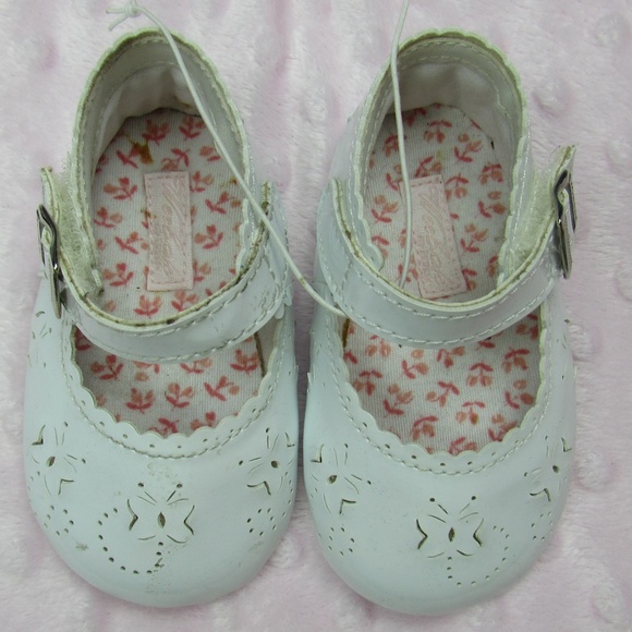 infant girl shoes size 2